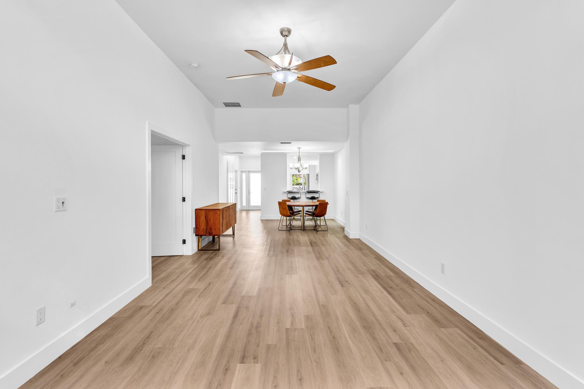 CANARY PALM CLUB - Residential