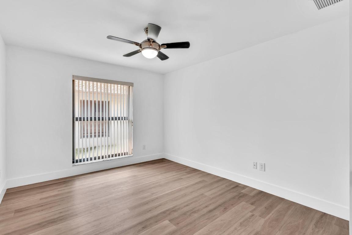 CANARY PALM CLUB - Residential