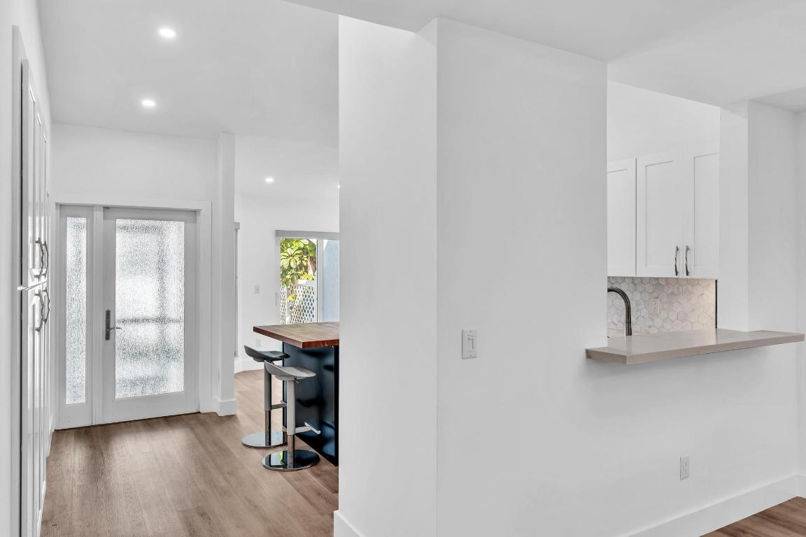 CANARY PALM CLUB - Residential