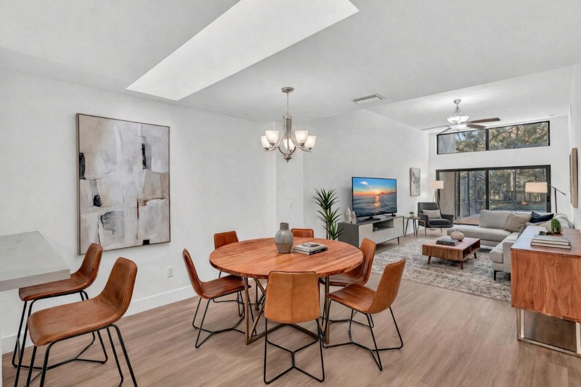 CANARY PALM CLUB - Residential