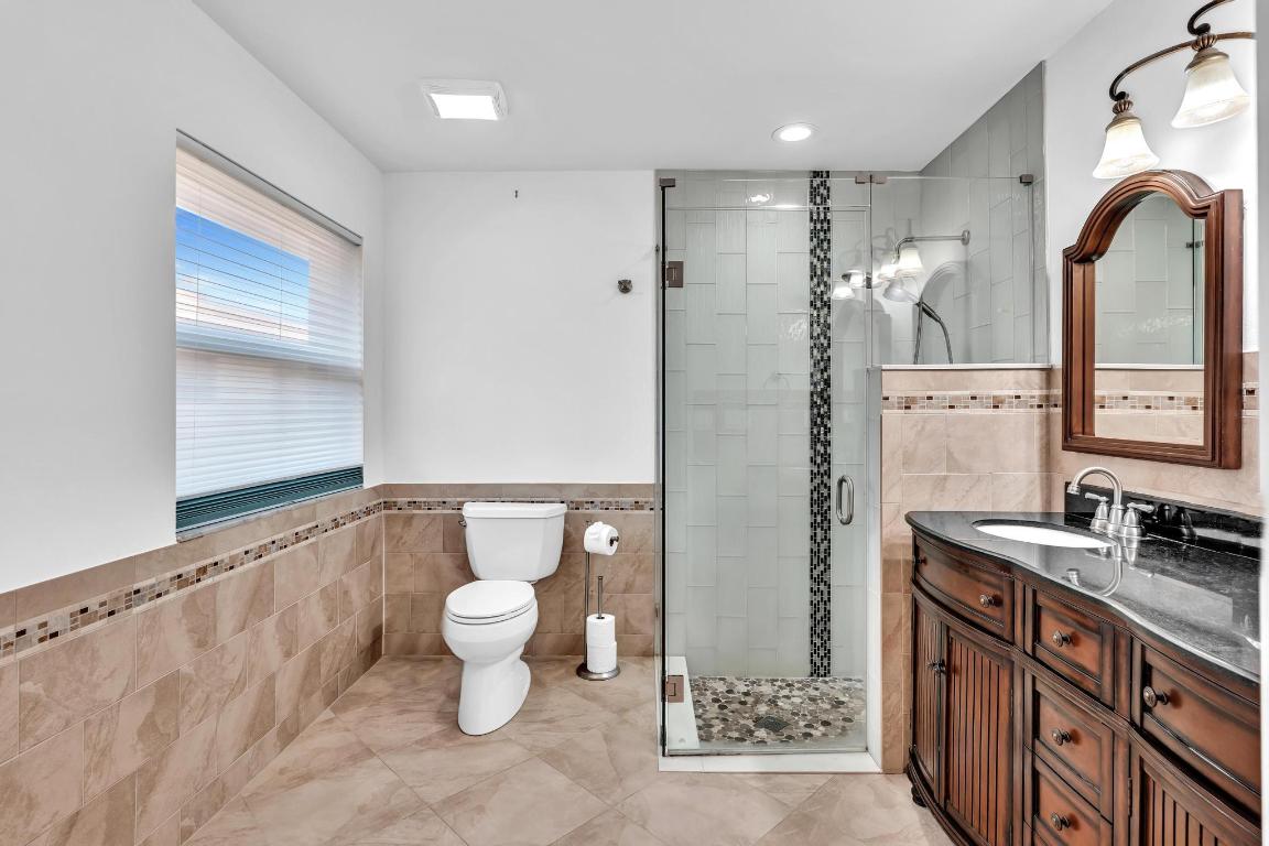 CANARY PALM CLUB - Residential