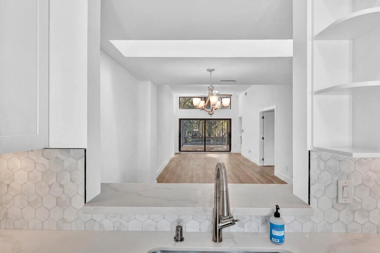 CANARY PALM CLUB - Residential