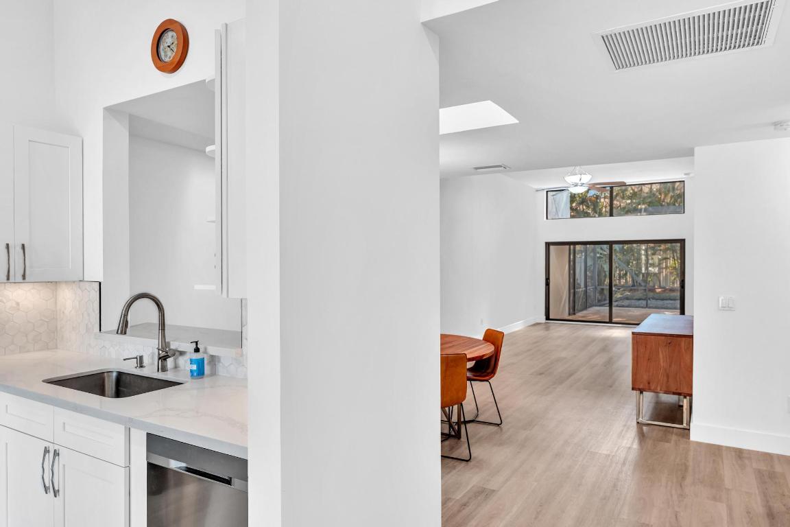 CANARY PALM CLUB - Residential