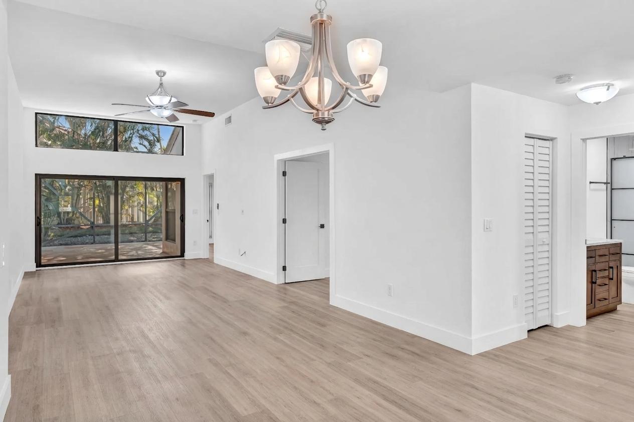 CANARY PALM CLUB - Residential