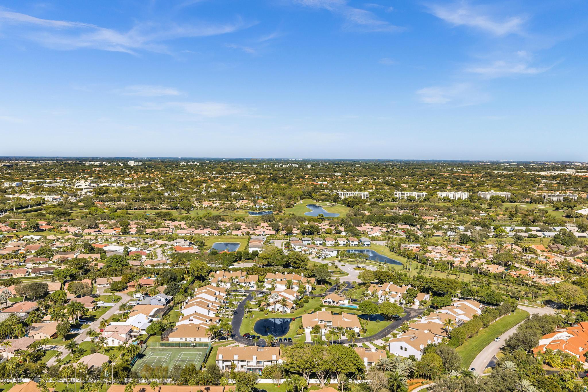 CANARY PALM CLUB - Residential