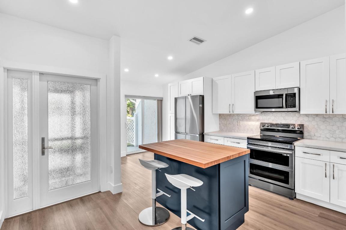 CANARY PALM CLUB - Residential