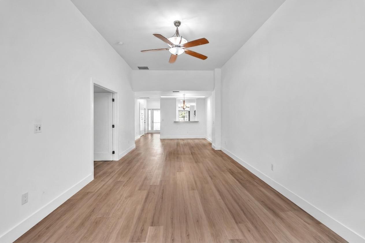 CANARY PALM CLUB - Residential