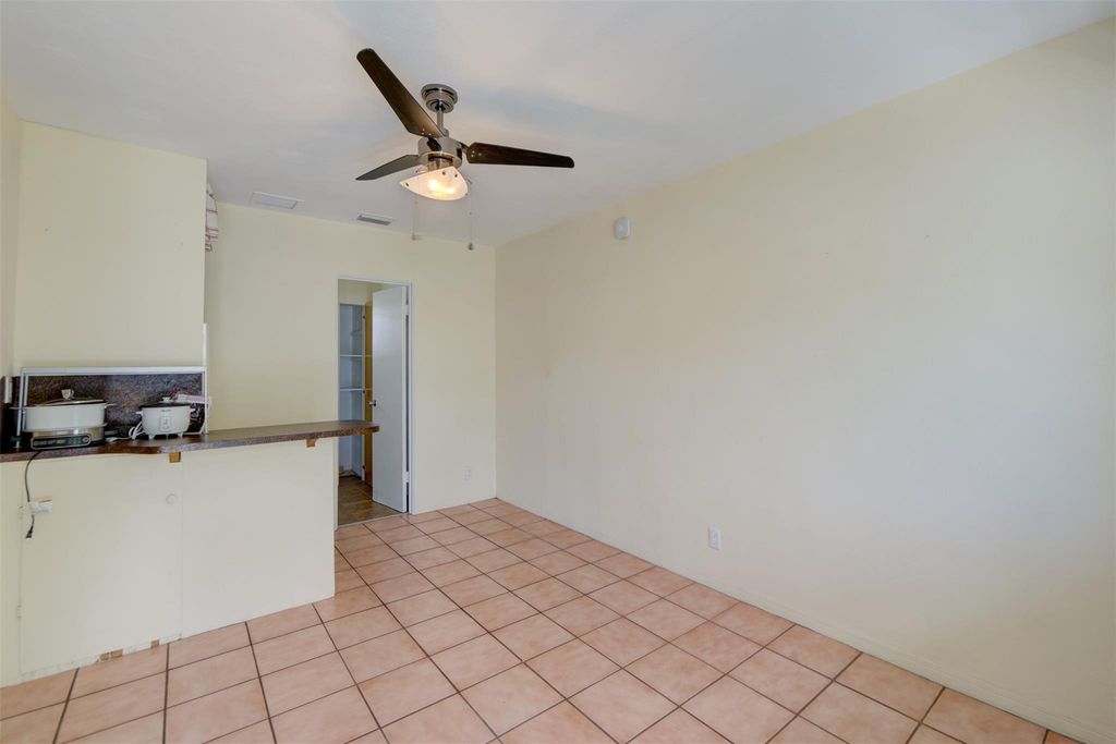 Photo of 805 NE 40th Street #3, Oakland Park, FL 33334 (MLS # F10498082)