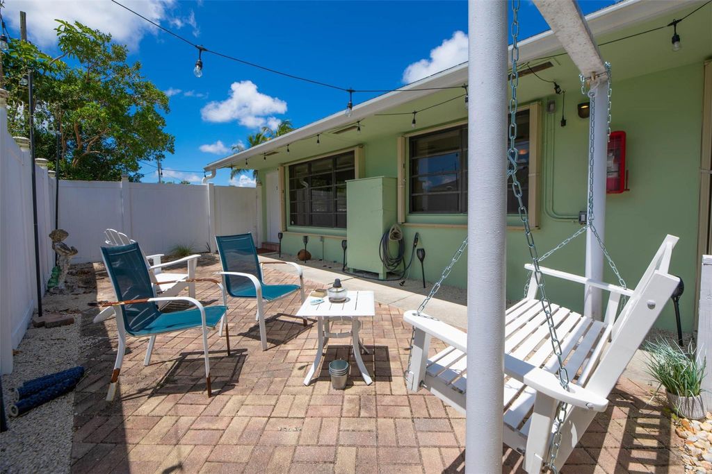 Photo of 805 NE 40th Street #3, Oakland Park, FL 33334 (MLS # F10498082)