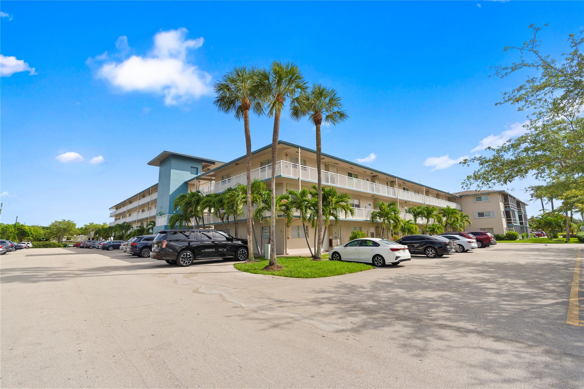 MARGATE GARDENS APARTMENT - Residential