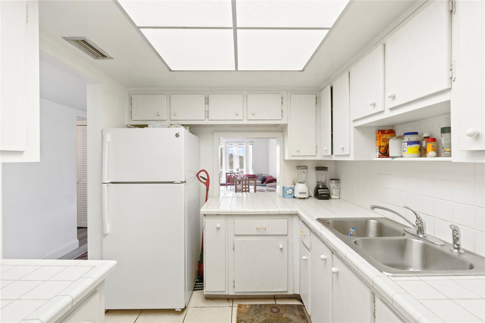 MARGATE GARDENS APARTMENT - Residential