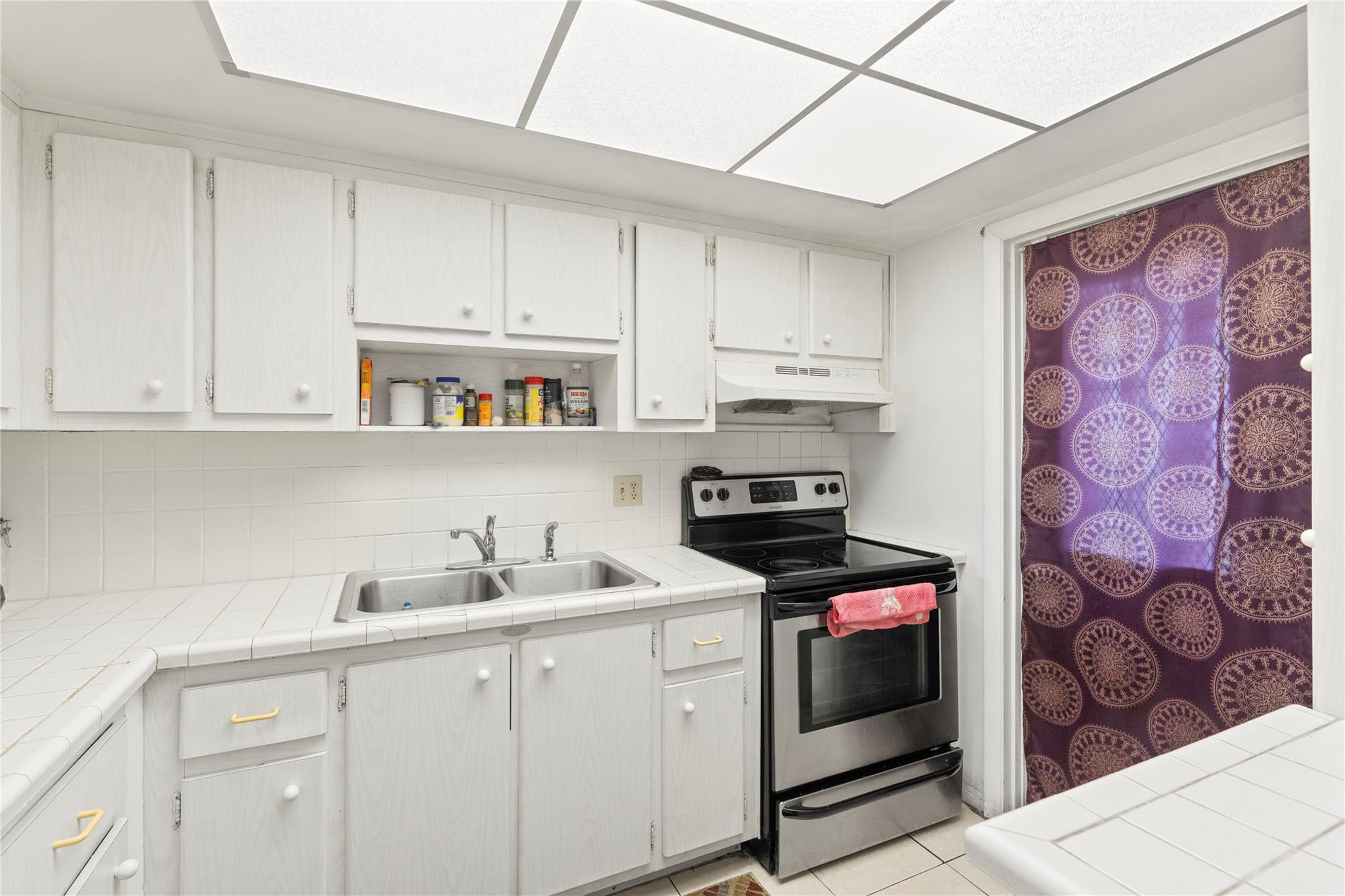 MARGATE GARDENS APARTMENT - Residential