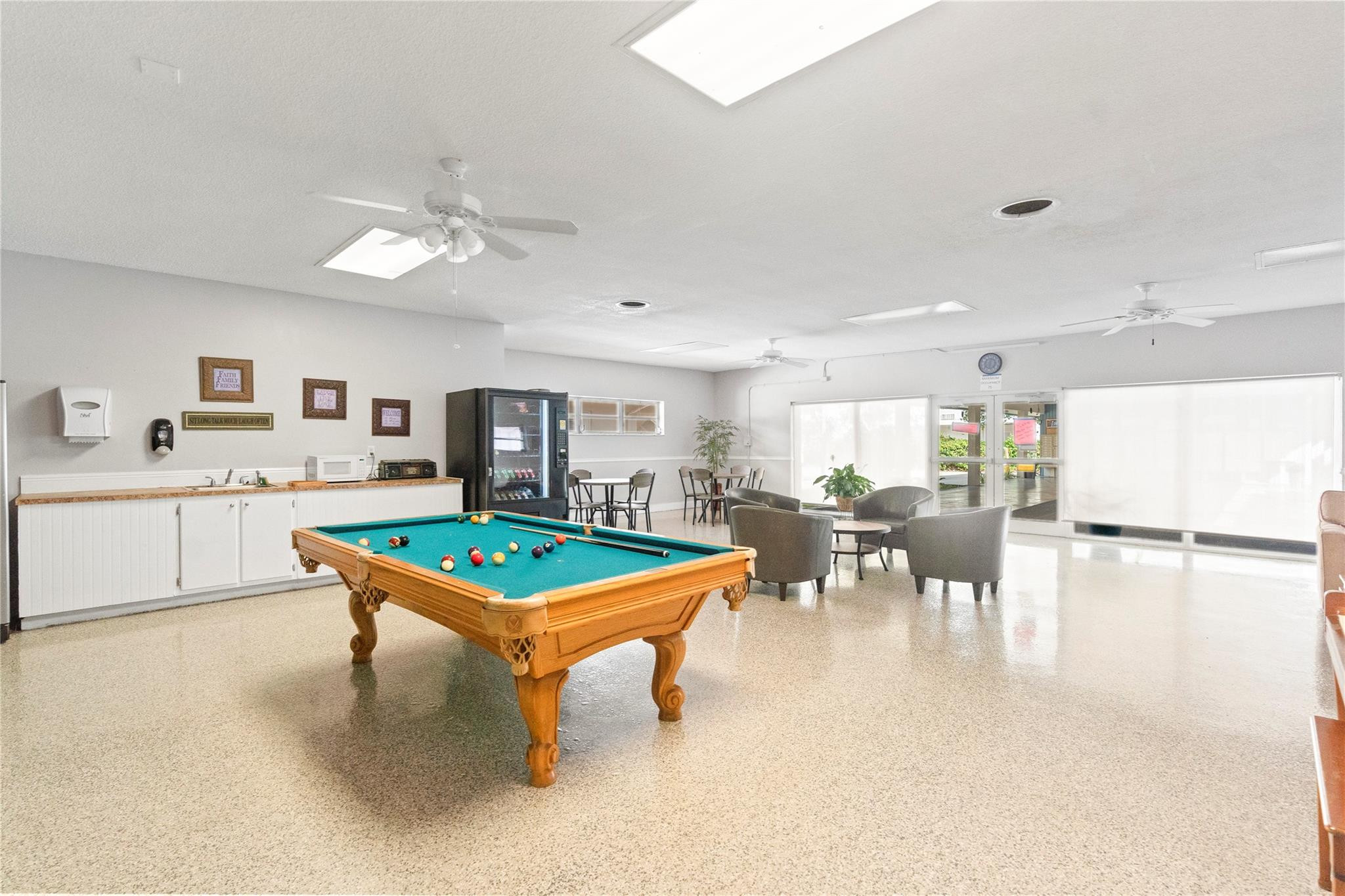 MARGATE GARDENS APARTMENT - Residential