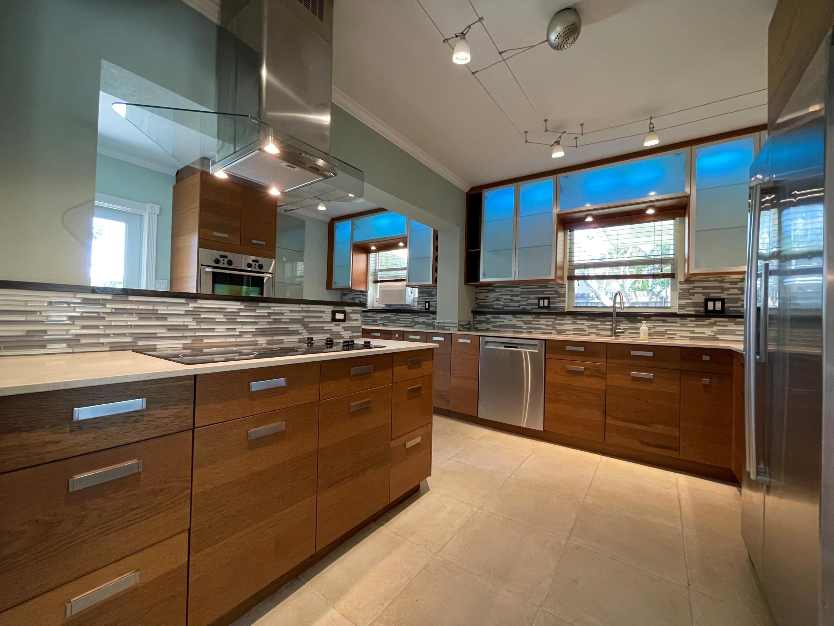 FLORANADA RIDGE SEC - Residential Lease