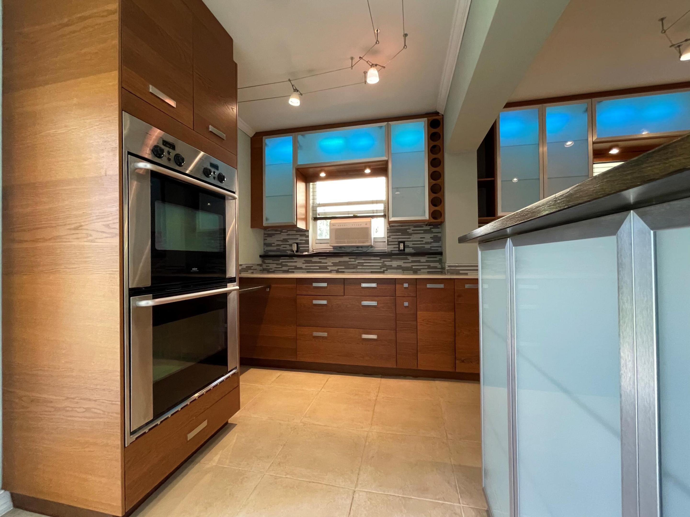 FLORANADA RIDGE SEC - Residential Lease