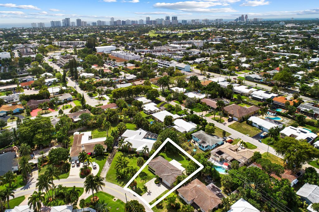 Photo of 1754 NE 47th Street, Oakland Park, FL 33334 (MLS # B26001869)