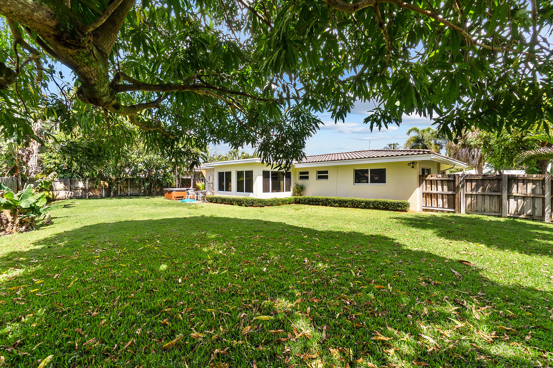 FLORANADA RIDGE SEC - Residential Lease