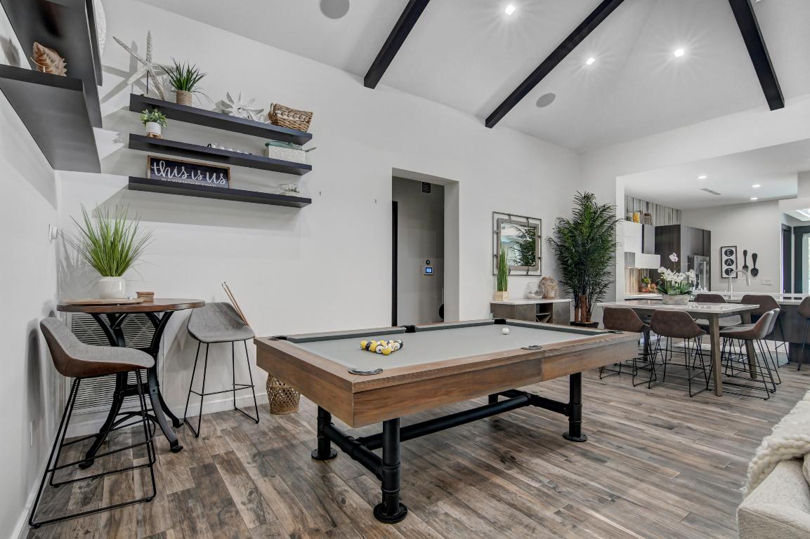 SEVEN ISLES - Residential