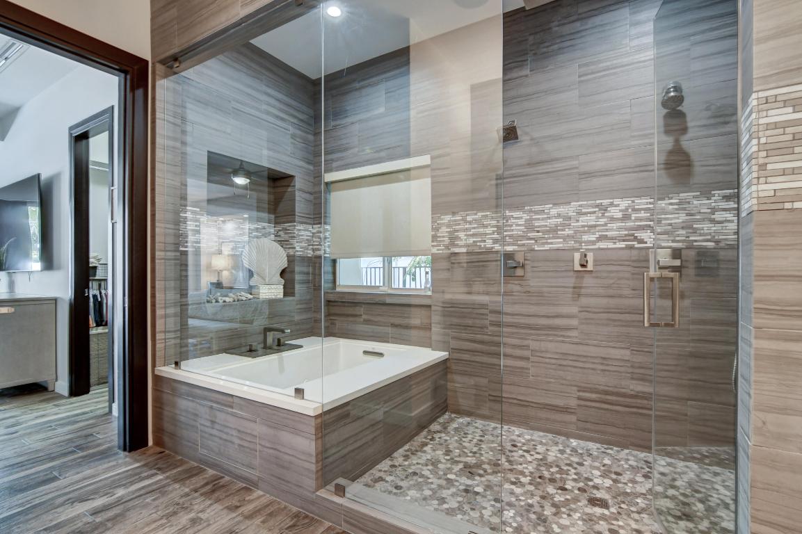 SEVEN ISLES - Residential