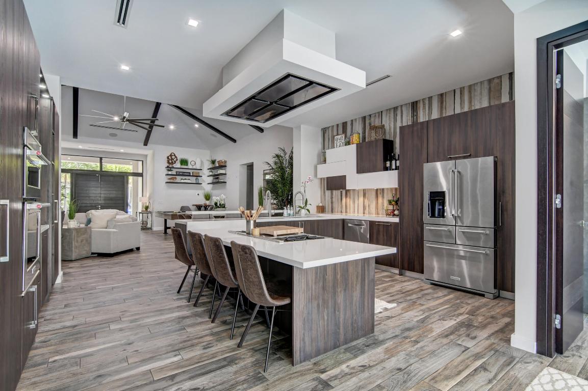 SEVEN ISLES - Residential