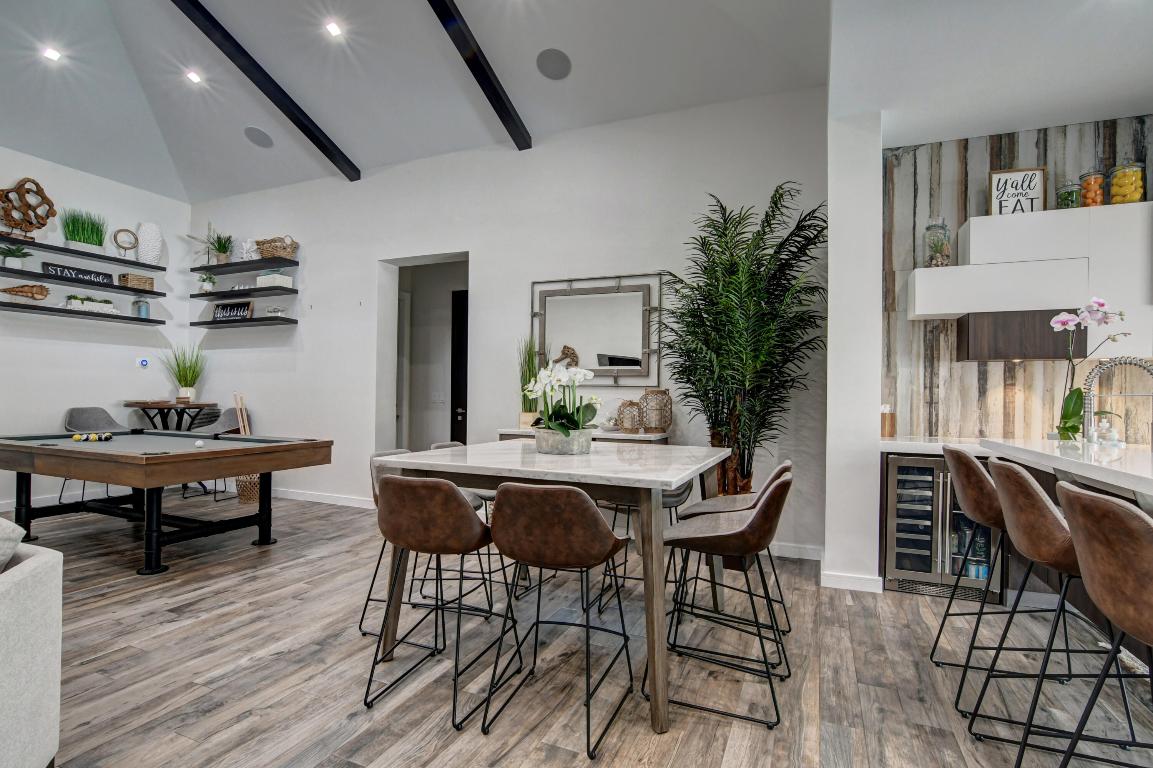 SEVEN ISLES - Residential