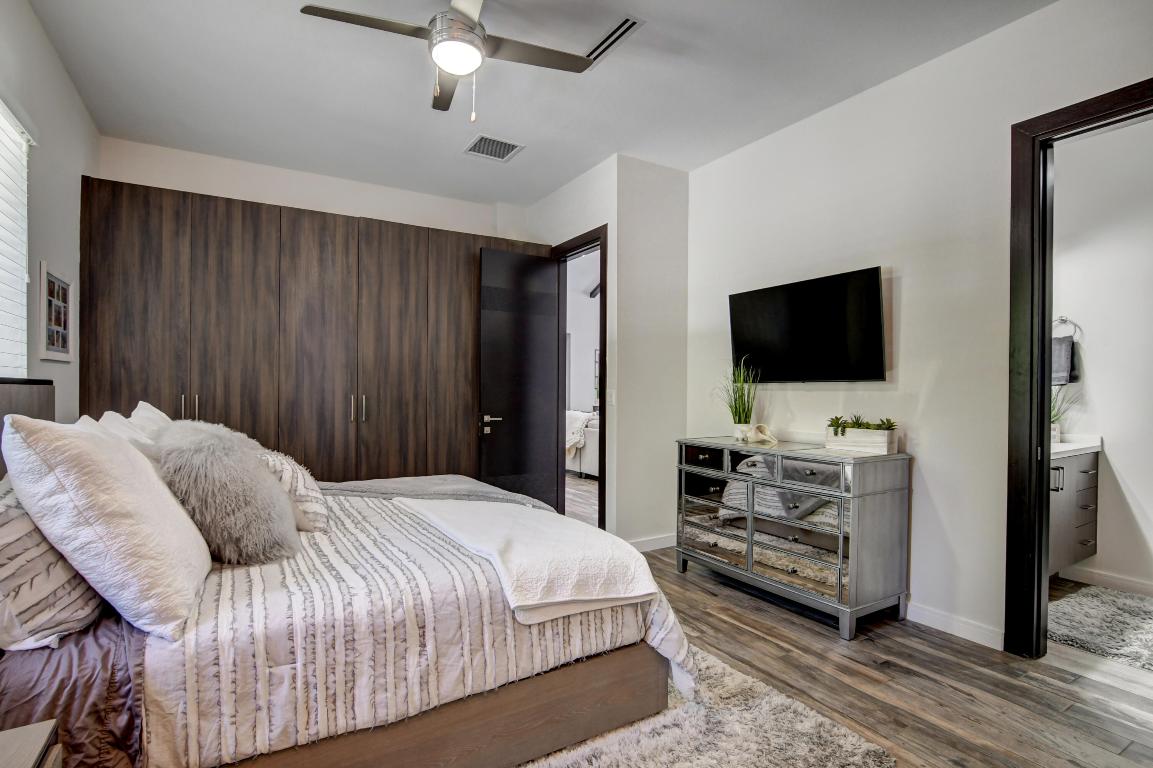 SEVEN ISLES - Residential