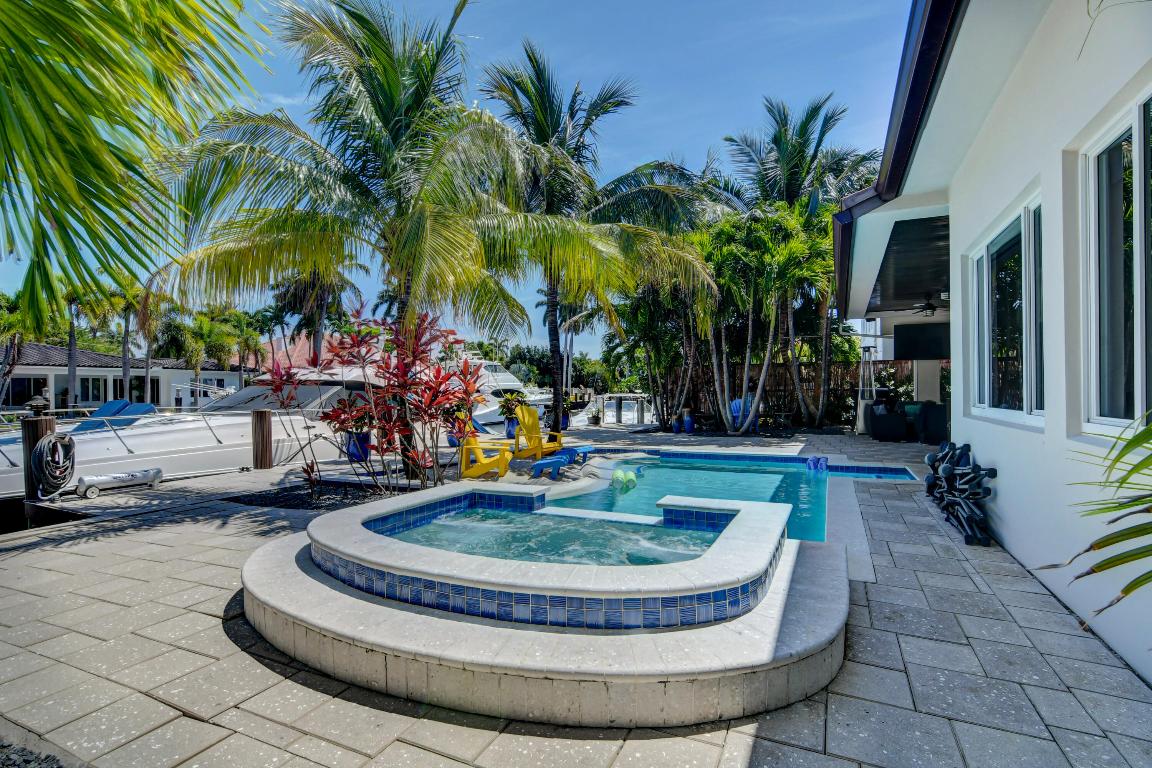 SEVEN ISLES - Residential