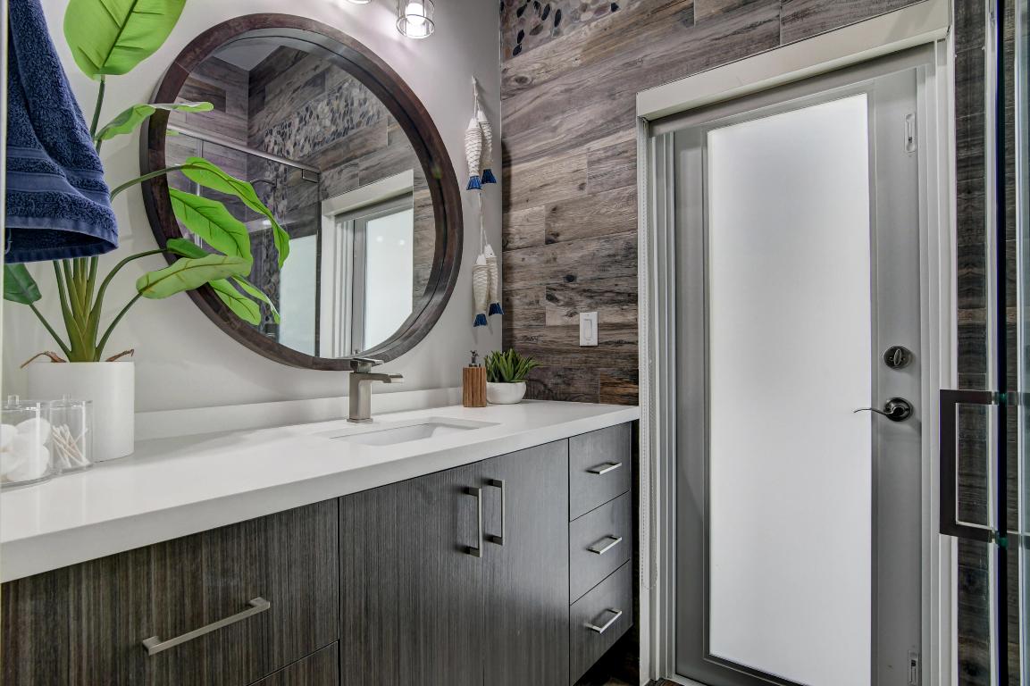 SEVEN ISLES - Residential