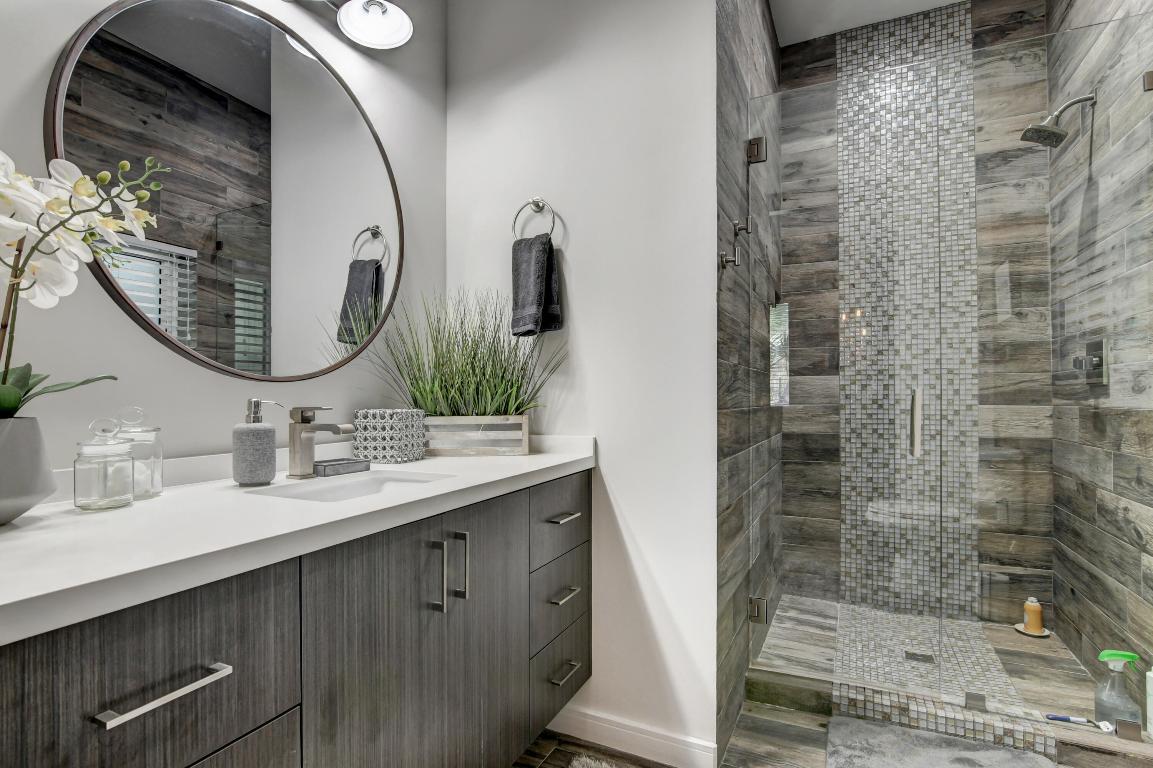 SEVEN ISLES - Residential