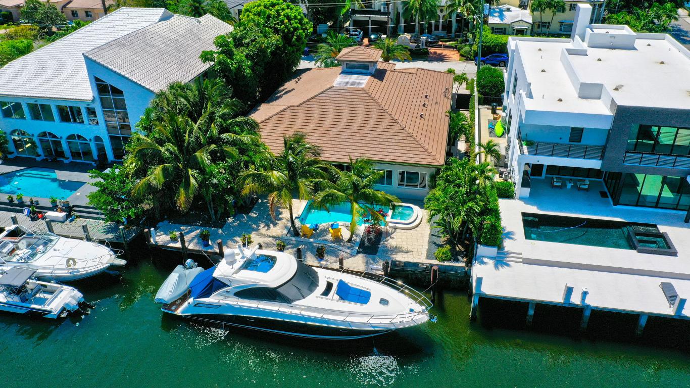 SEVEN ISLES - Residential