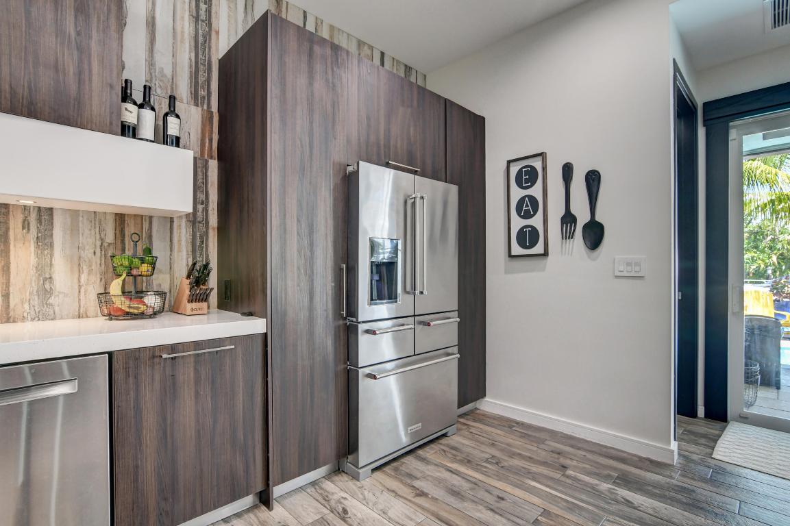 SEVEN ISLES - Residential