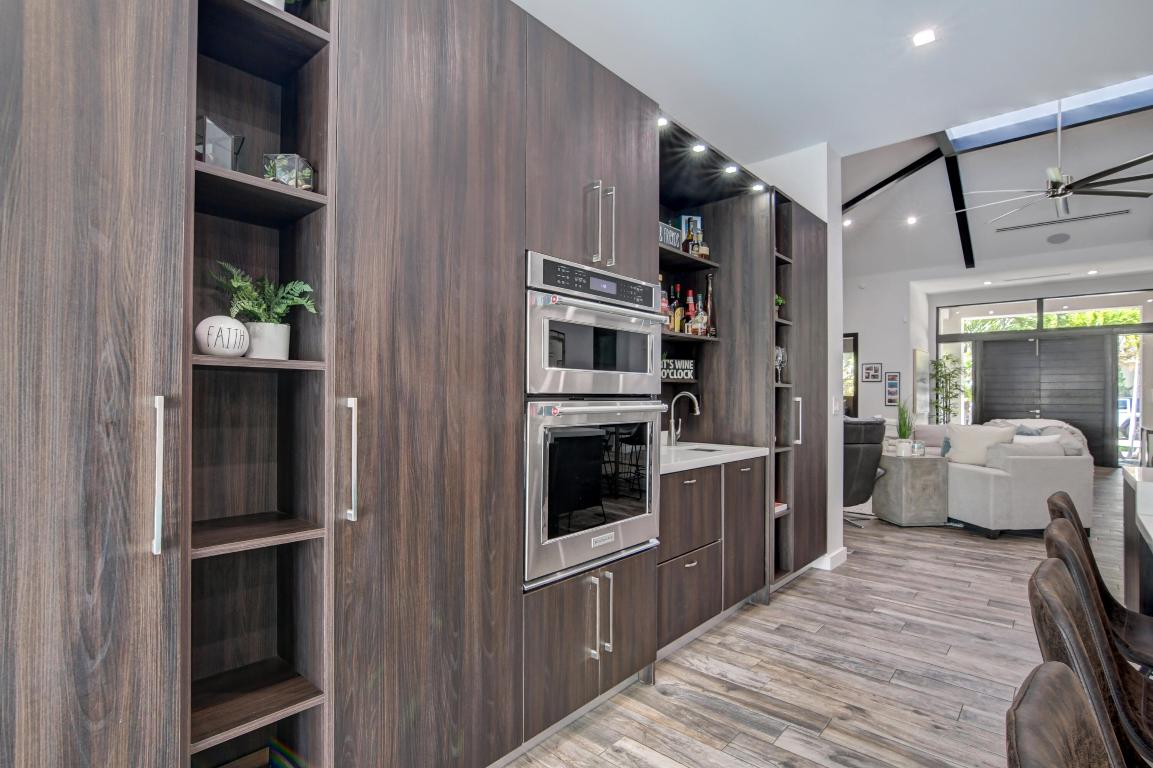 SEVEN ISLES - Residential