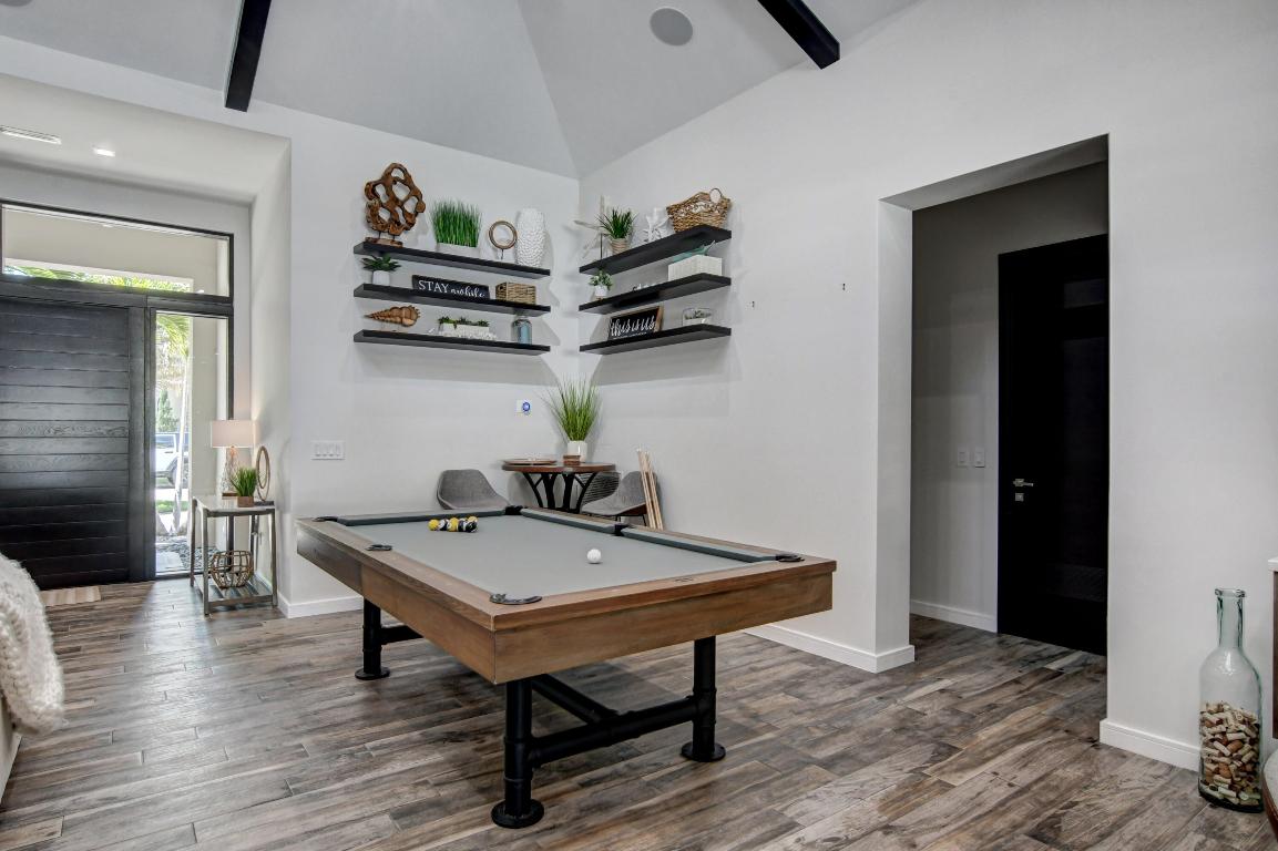 SEVEN ISLES - Residential