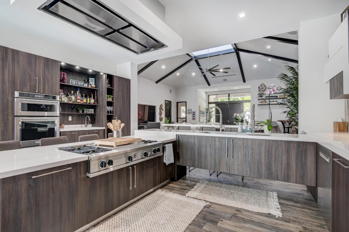 SEVEN ISLES - Residential