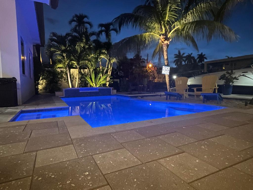 SEVEN ISLES - Residential