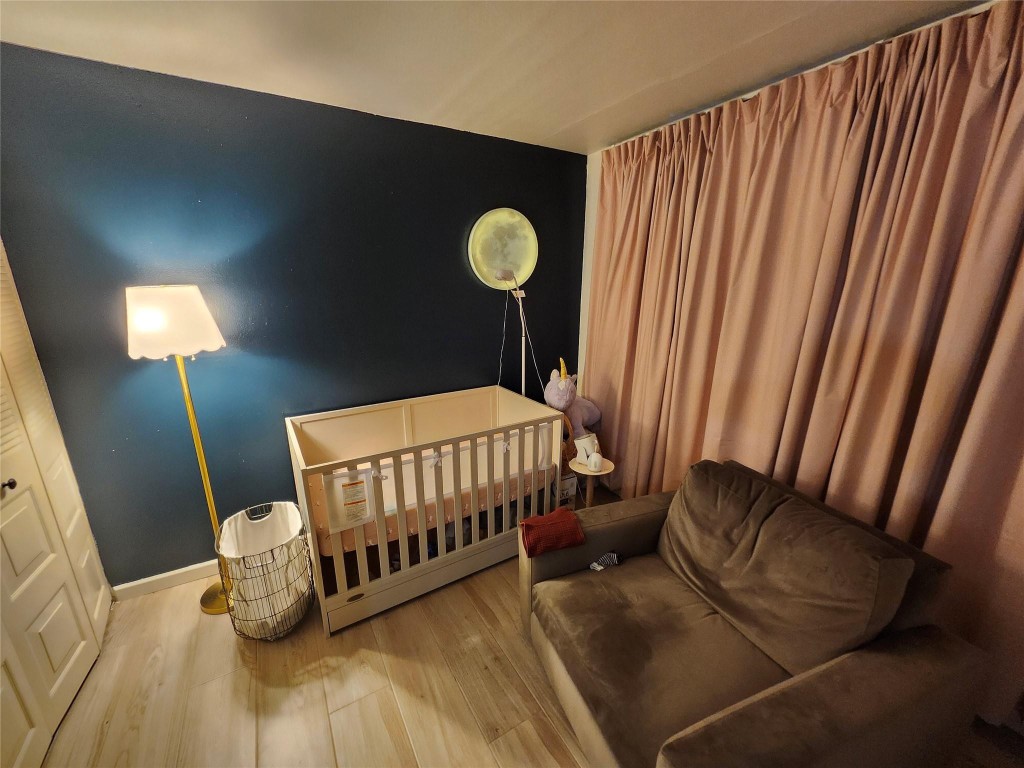 WINDING LAKE - Residential Lease