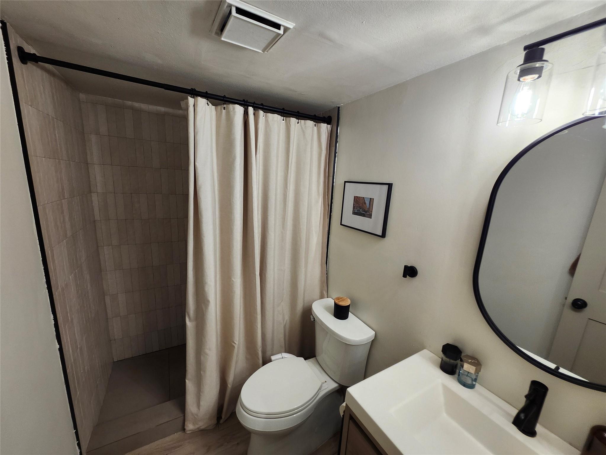 WINDING LAKE - Residential Lease