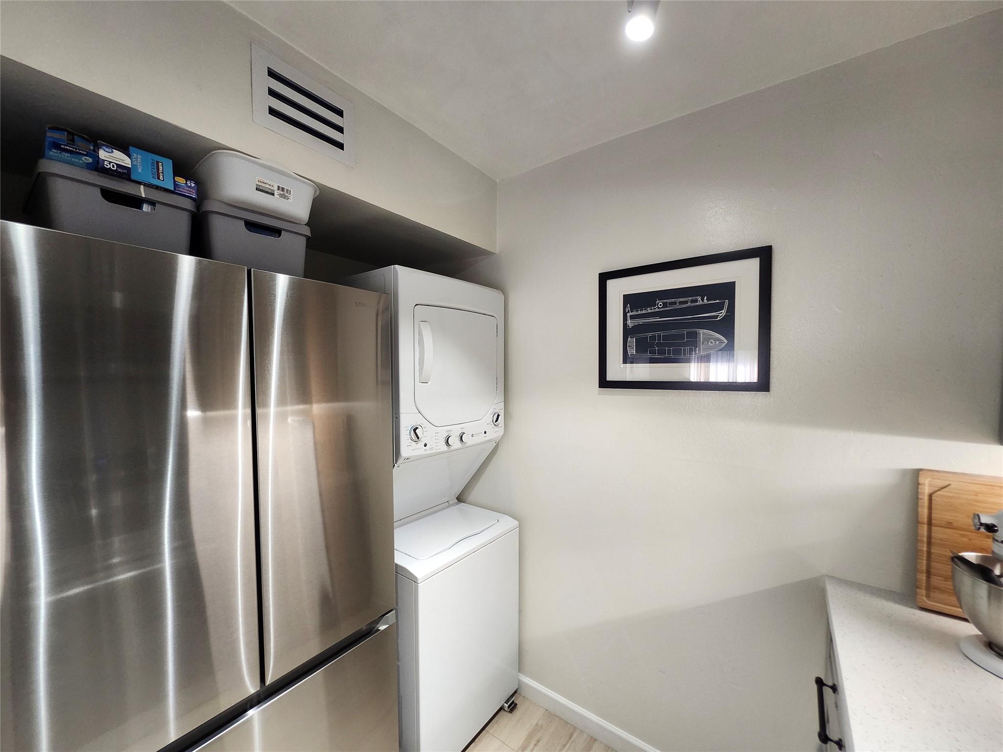 WINDING LAKE - Residential Lease