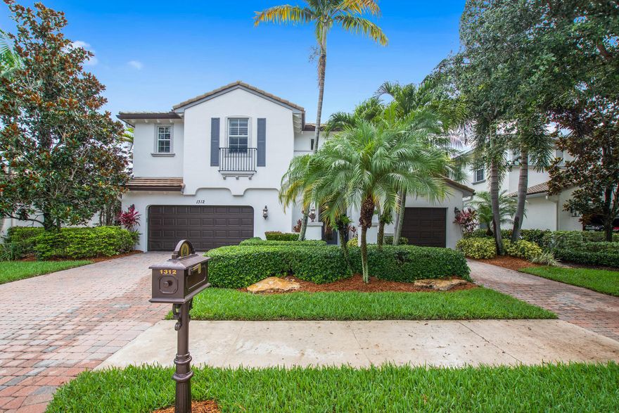 PRISTINE WELL SOUGHT AFTER ELLISTON MODEL SITUATED ON CUL DE SAC. THIS IS TRULY ONE OF THE MOST BEAUTIFUL STREETS  IN EVERGRENE! STEP INTO  THIS SPECTACULAR OPEN FLOOR PLAN WITH 2 STORY HIGH CEILINGS. SPACIOUS GOURMET KITCHEN FEATURES OVERSIZED ISLAND, DOUBLE OVENS, AND 5 BURNER GAS COOKING STOVE. LARGE AND BRIGHT MASTER BEDROOM WITH A DROP DEAD CUSTOM WALK IN CLOSET! FANTASTIC POOL AND SPA ON A PRIVATE PRESERVE. A MUST SEE. EVERGRENE IS AN EXEPTIONAL COMMUNITY IN A PRIME LOCATION WITH RESORT STYLE LIVING WHICH INCLUDES RESTAURANT/BAR AT THE POOL, GYM PICKLE BALL AND MUCH MORE!