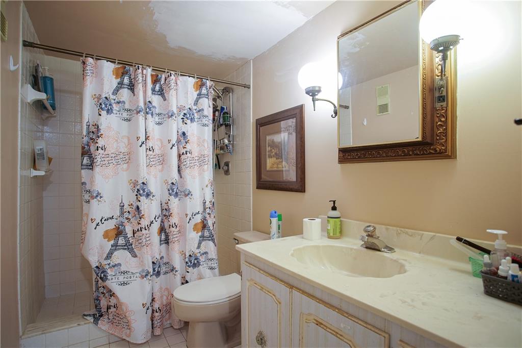 18th HOLE AT INVERRARY - Residential