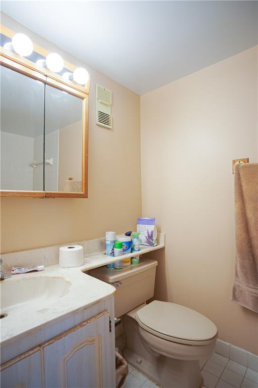 18th HOLE AT INVERRARY - Residential