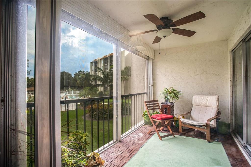 18th HOLE AT INVERRARY - Residential