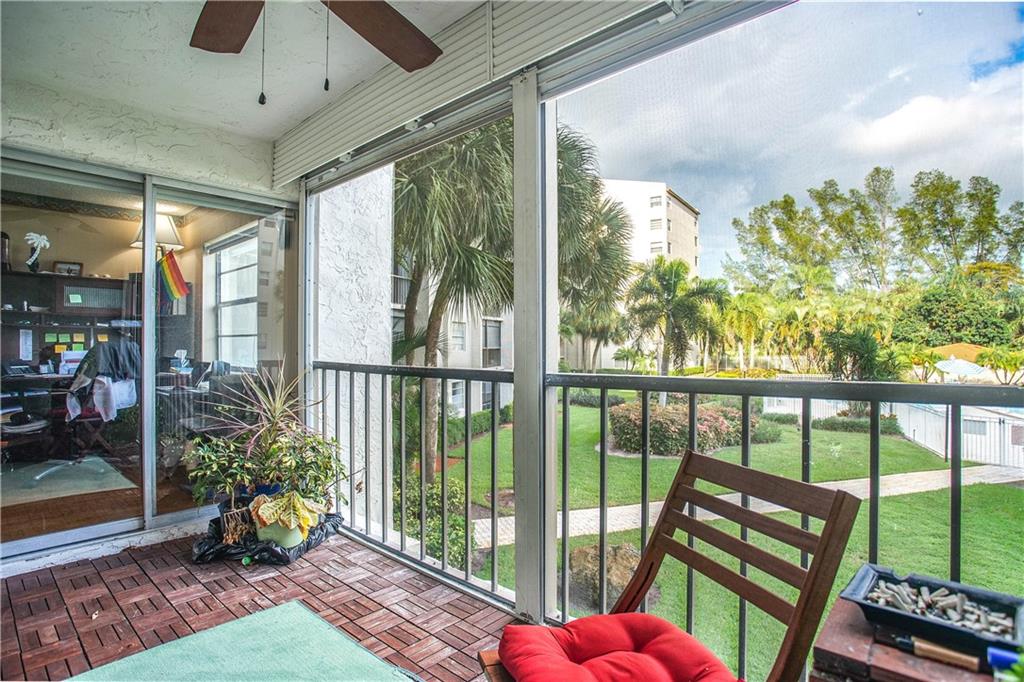 18th HOLE AT INVERRARY - Residential