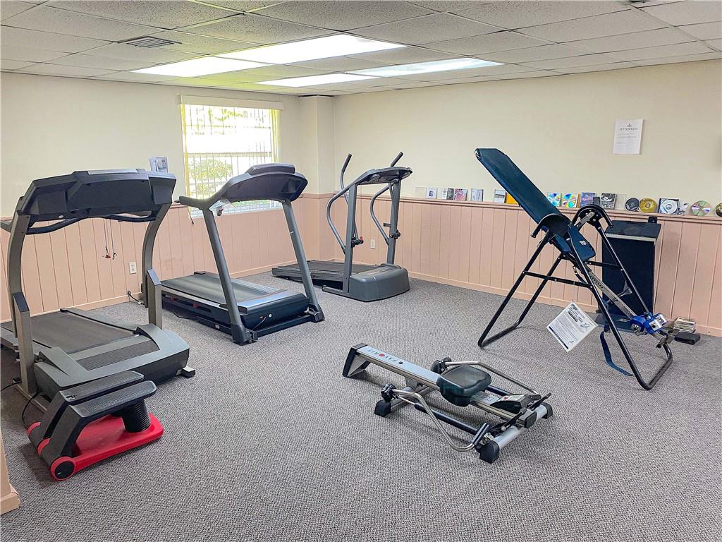 18th HOLE AT INVERRARY - Residential