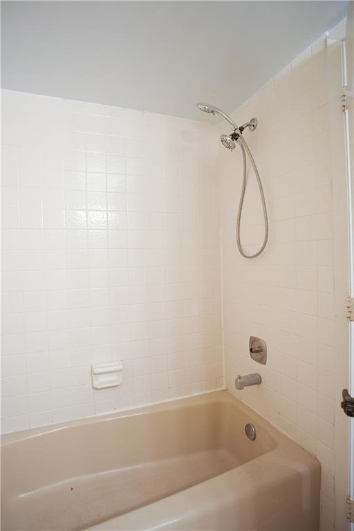 18th HOLE AT INVERRARY - Residential