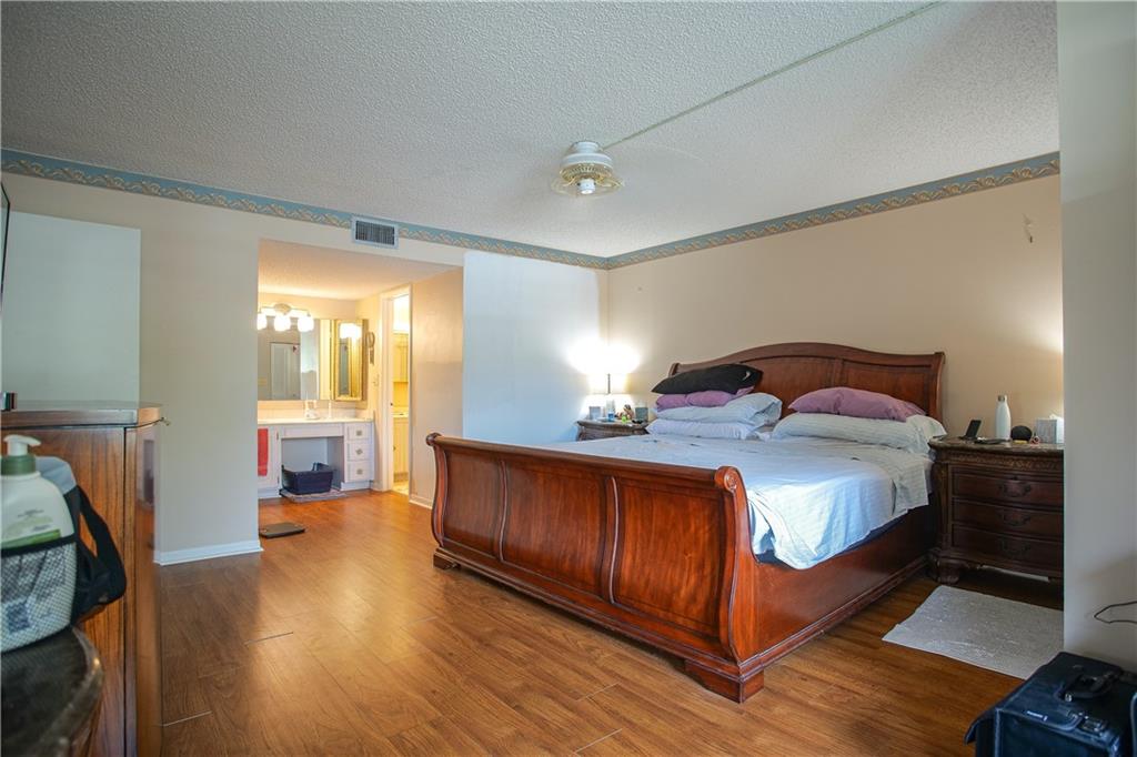 18th HOLE AT INVERRARY - Residential