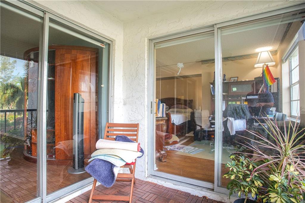 18th HOLE AT INVERRARY - Residential