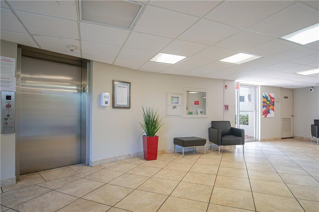 18th HOLE AT INVERRARY - Residential