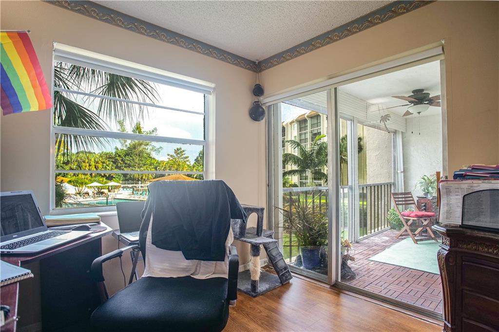 18th HOLE AT INVERRARY - Residential