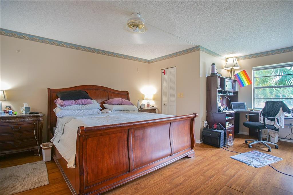 18th HOLE AT INVERRARY - Residential